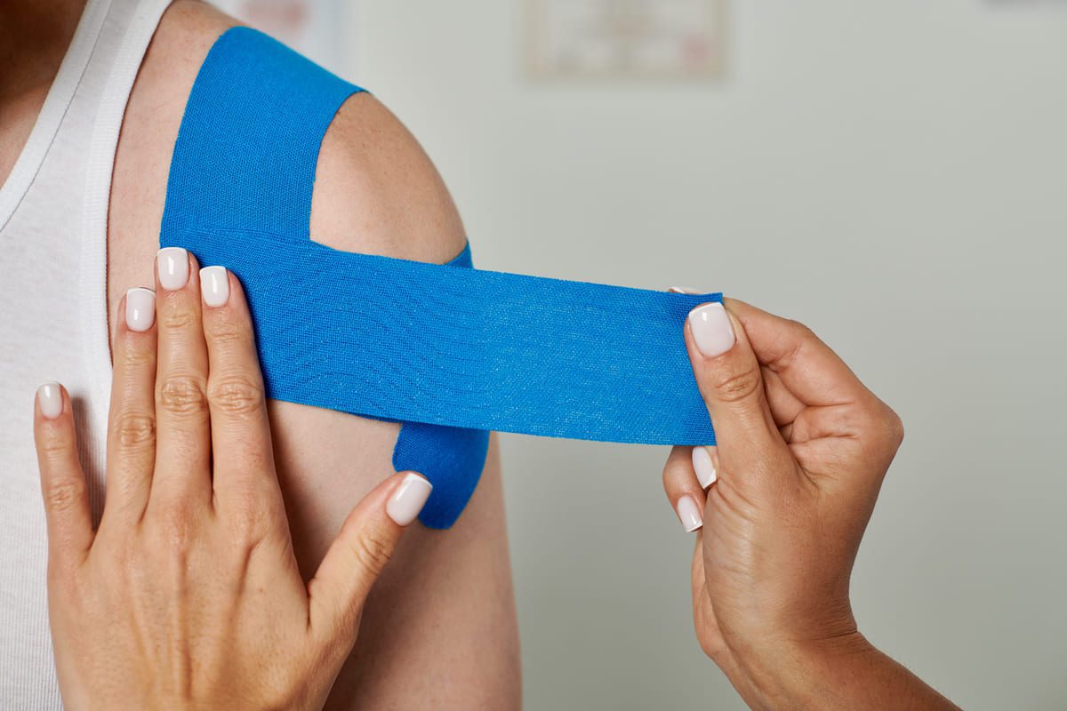 Imagen destacada de “Cómo aplicar vendajes funcionales en lesiones deportivas”