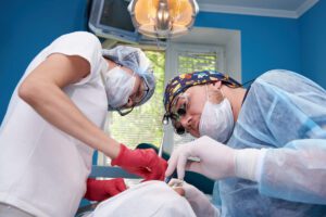 Imagen destacada de “Cuidados postoperatorios en tratamientos periodontales”