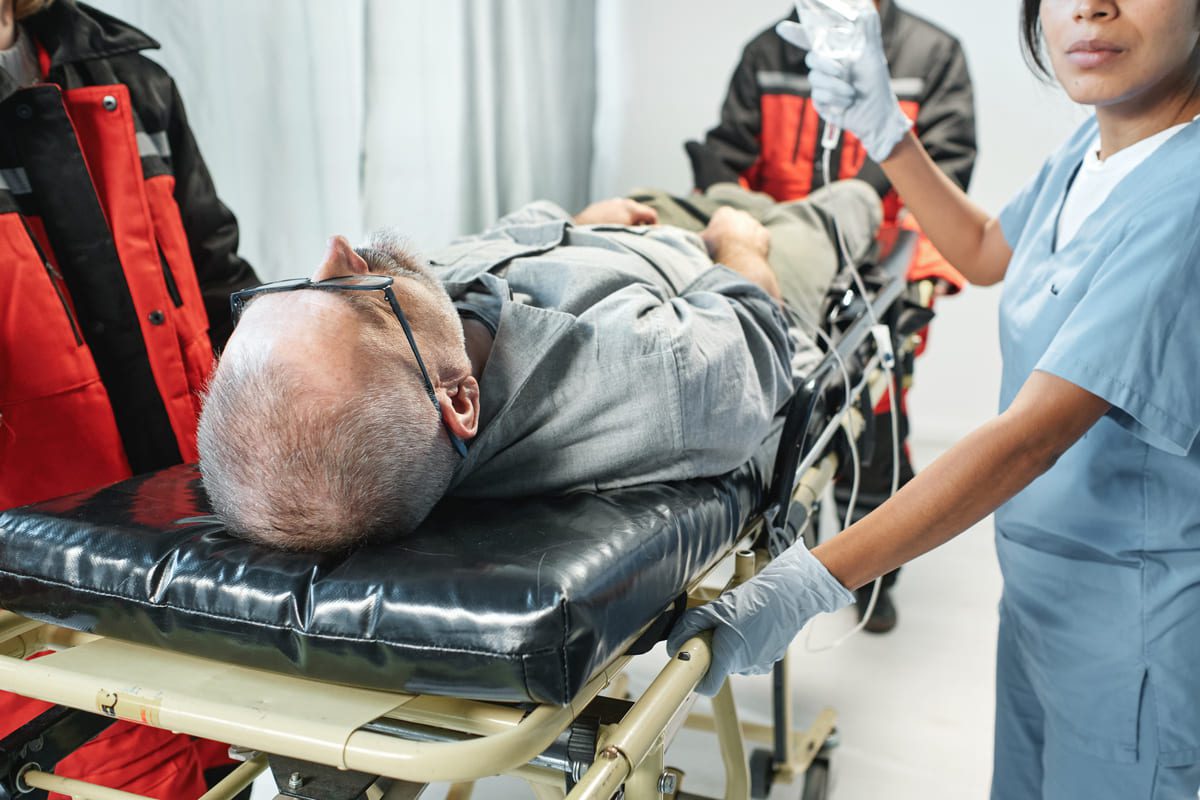 Imagen destacada de “Cómo preparar oposiciones a celador sanitario: guía paso a paso para principiantes”