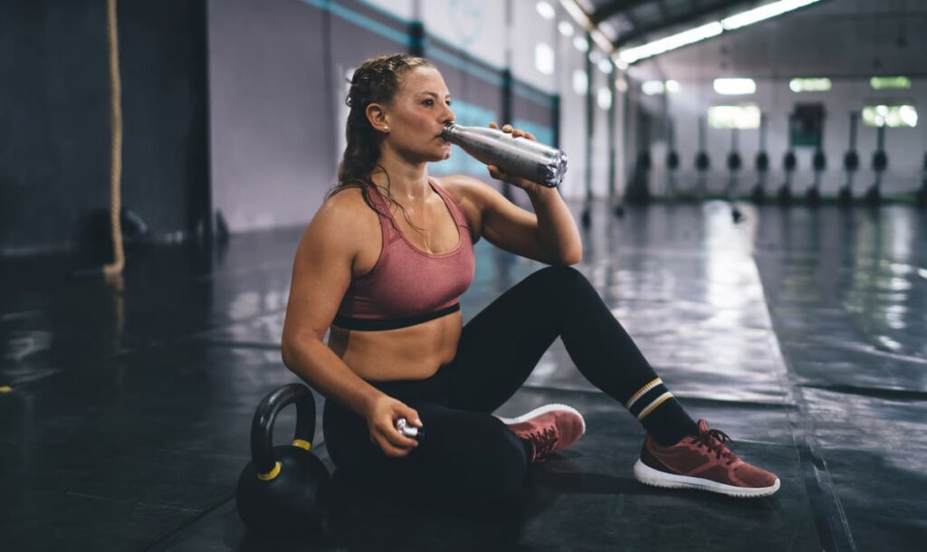 Diferencias entre nutrición deportiva y nutrición convencional: Hidratación