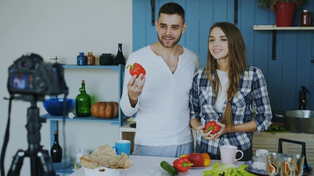 Uso de redes sociales y marketing de contenidos para conseguir clientes como coach nutricional de forma constante.