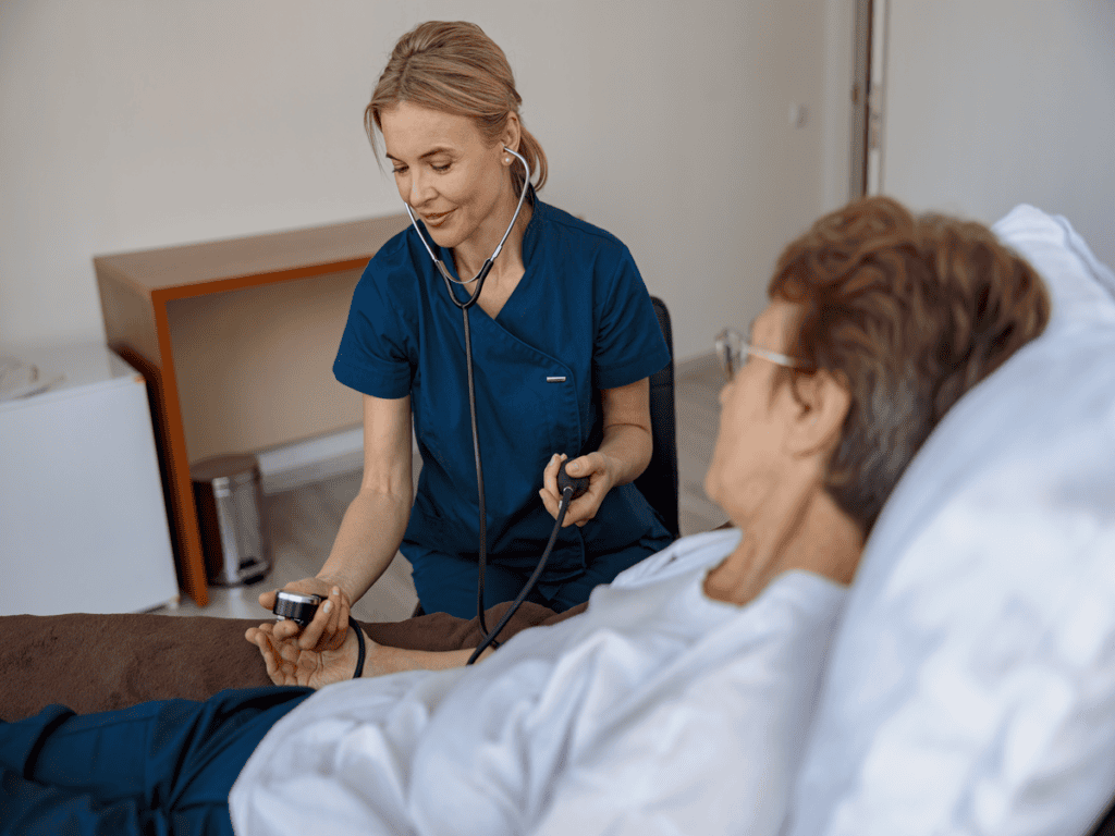 Experto en Atención al paciente geriátrico. Movilización y prevención de úlceras y escaras