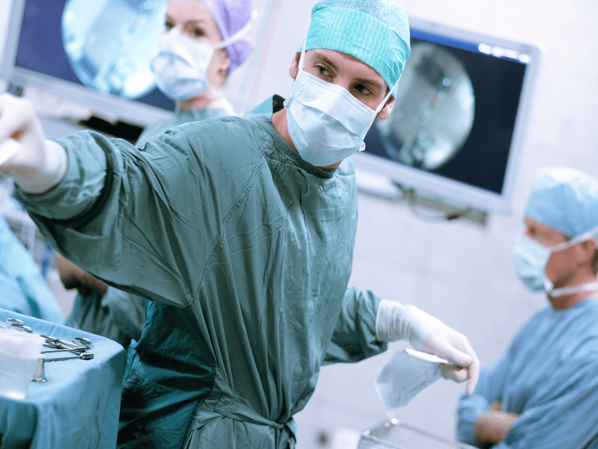Experto en Radiología en el Área quirúrgica y Primeros auxilios
