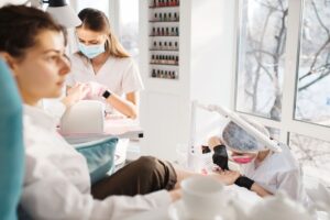 Curso profesional en manicura y pedicura: Formación superior en estética de uñas