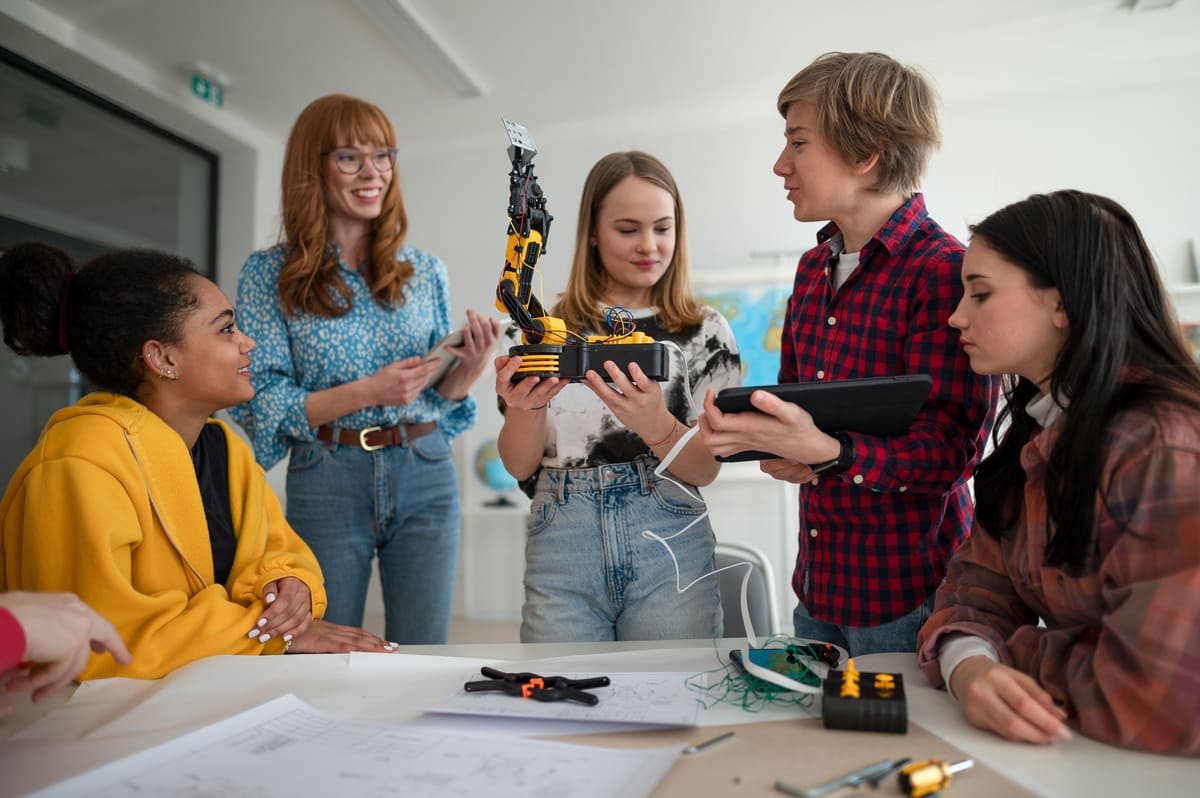 Educación en Robótica para Secundaria Herramientas y Técnicas Avanzadas