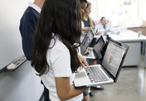 Integración de las TIC en Aulas de Secundaria: Estrategias Digitales Efectivas