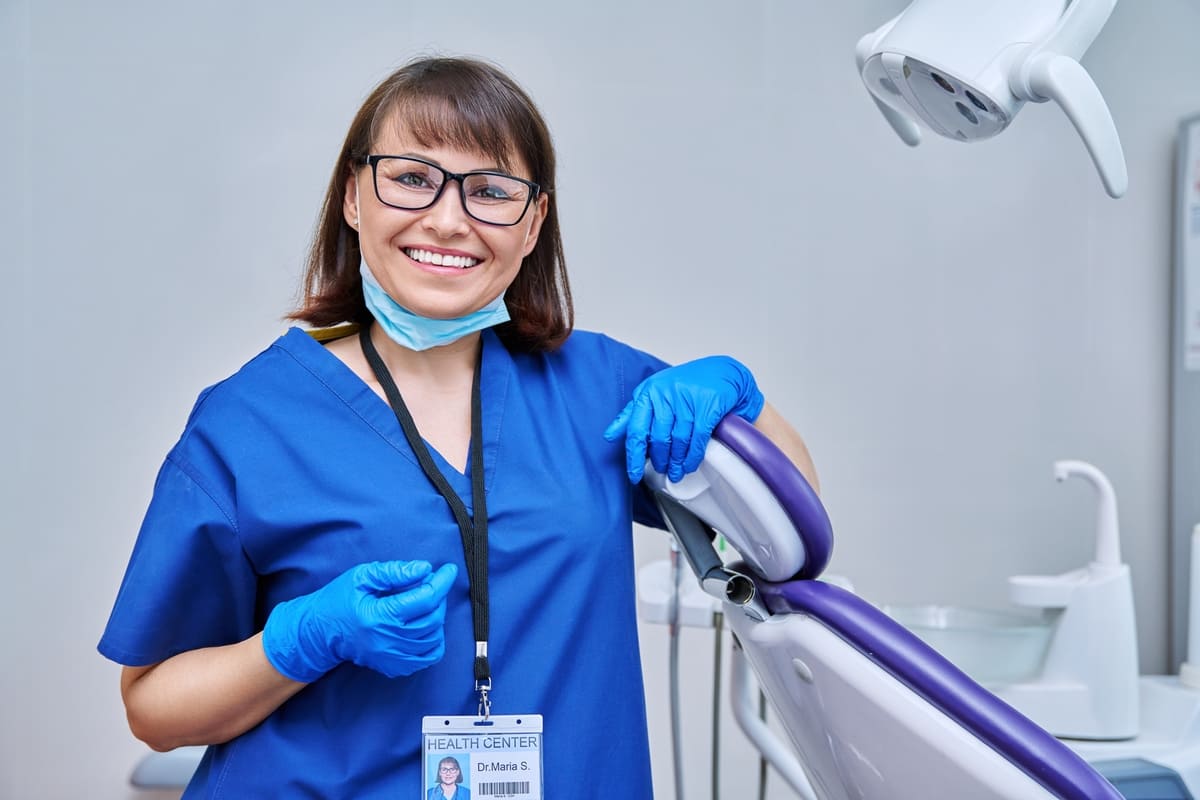 Imagen destacada de “Cómo asistir en primeros auxilios en casos de emergencia dental”