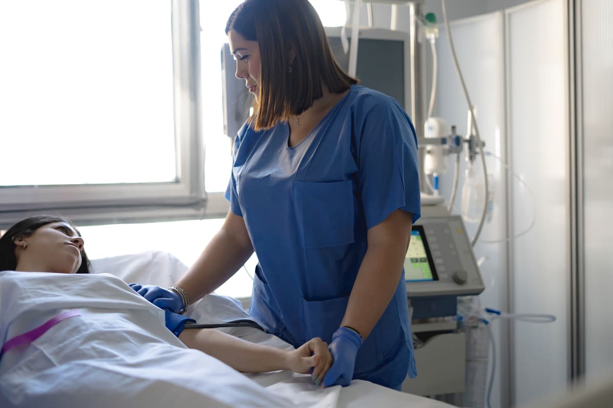 Imagen destacada de “Cuál es el salario de un auxiliar de enfermería en España”