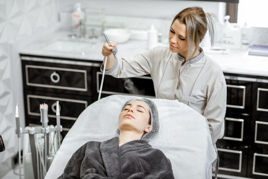 Especialista en Tratamientos de Higiene Facial y Corporal