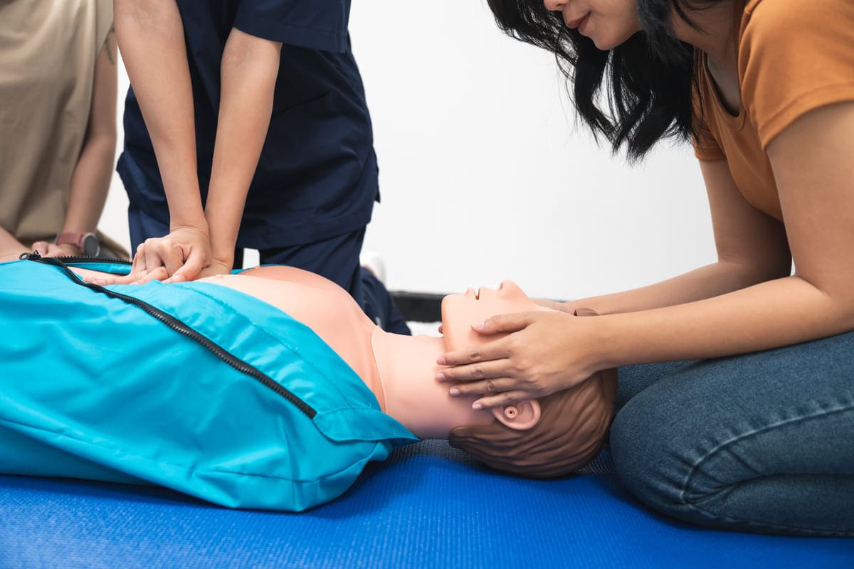 Soporte Vital Básico y Primeros auxilios en urgencias y emergencias para Radiodiagnóstico